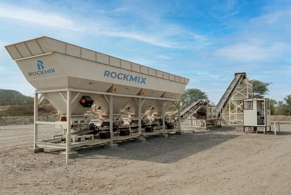 RWMM wet mix macadam plant with four bin feeder, pugmill and load-out conveyor